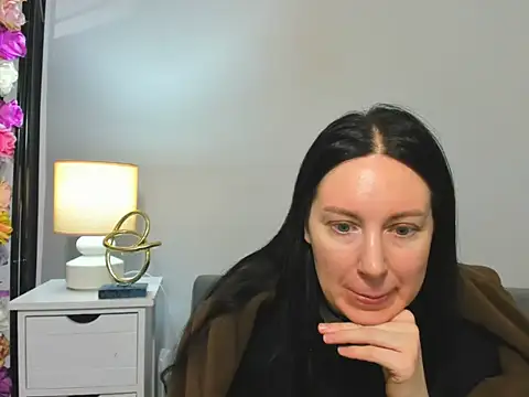 Snapshot of MiaFair chatting on February 2026 06:14:02 AM MiaFair online show from February 2026 06:14:02 AM