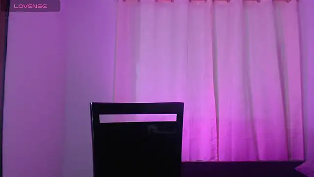 Snapshot of _Moon_rose chatting on February 2026 01:32:02 PM Moon rose online show from February 2026 01:32:02 PM