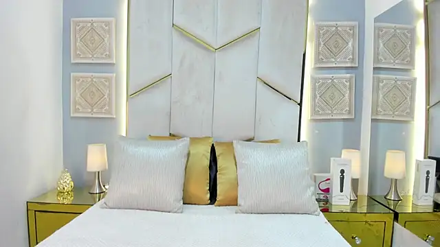 KarinaaCoxx online show from April 2026 12:56:01 PM