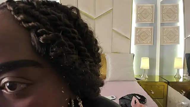 Snapshot of KarinaaCoxx chatting on May 2026 11:51:02 AM KarinaaCoxx online show from May 2026 11:51:02 AM