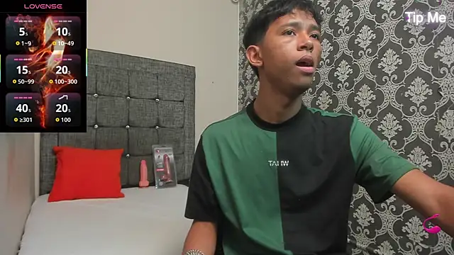 Little Twink19x online show from April 2026 07:58:01 PM