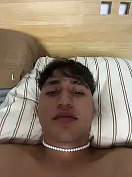 Snapshot of Alejandroml2 chatting on July 2026 01:21:02 AM Alejandroml2 online show from July 2026 01:21:02 AM