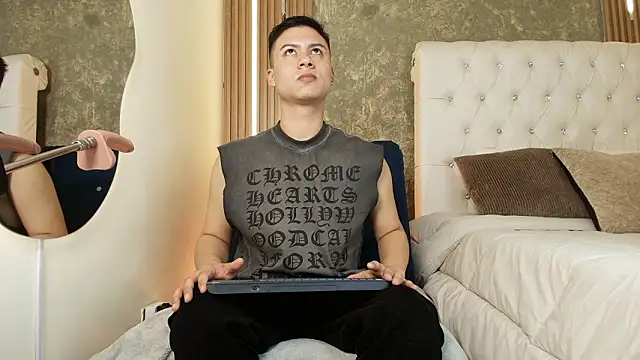 Stiven Zarek online show from March 2026 12:44:01 PM