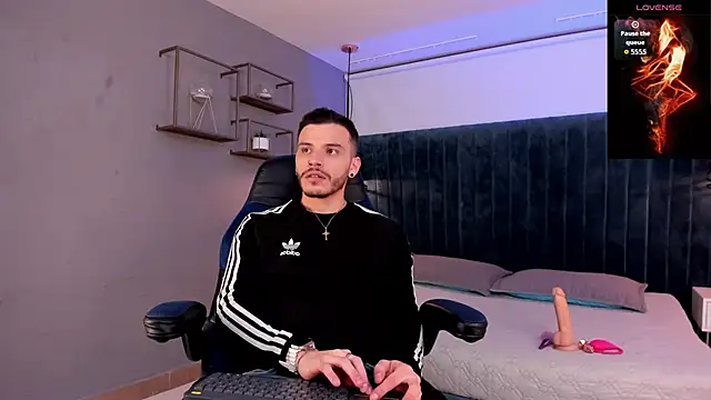 Snapshot of liam_es chatting on March 2026 04:29:02 AM liam es online show from March 2026 04:29:02 AM