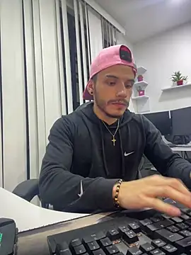 Snapshot of liam_es chatting on April 2026 05:38:01 AM liam es online show from April 2026 05:38:01 AM