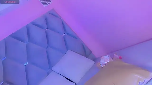 Daniiela Ember online show from April 2026 10:16:01 AM