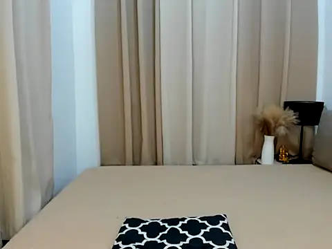 xNaughtymilesx online show from March 2026 11:44:02 PM