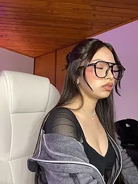 Snapshot of Mady_Pink chatting on February 2026 04:23:02 AM Mady Pink online show from February 2026 04:23:02 AM