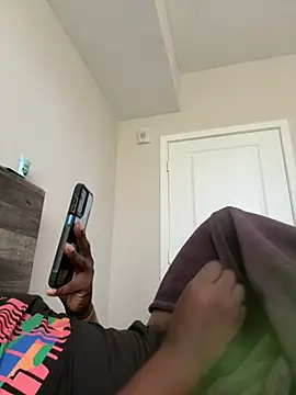 Snapshot of makeherfeelg chatting on March 2026 02:01:01 PM makeherfeelg online show from March 2026 02:01:01 PM