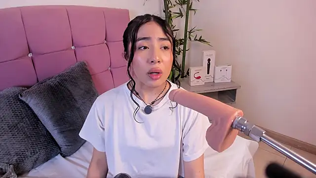 Snapshot of Valecute_ chatting on June 2026 08:24:02 PM Valecute online show from June 2026 08:24:02 PM