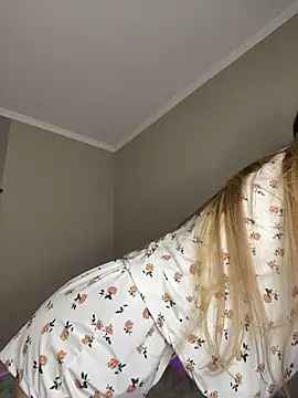 EvelynRavenwood online show from February 2026 03:32:01 PM