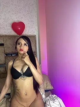 Snapshot of Lauraaa_pink18 chatting on February 2026 03:29:02 AM Lauraaa pink18 online show from February 2026 03:29:02 AM