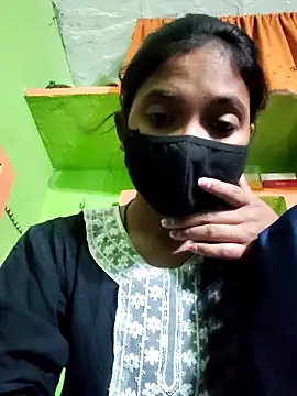 Cute aroshi online show from April 2026 04:48:01 PM