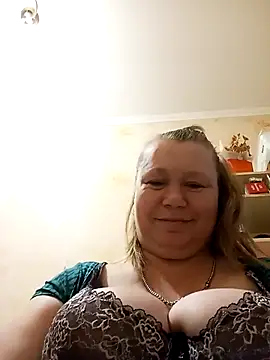 Snapshot of KiraStanton chatting on April 2026 05:15:01 PM KiraStanton online show from April 2026 05:15:01 PM
