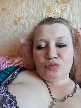 Snapshot of KiraStanton chatting on April 2026 08:34:01 AM KiraStanton online show from April 2026 08:34:01 AM