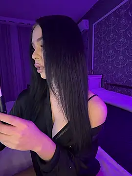 Olivia Noor online show from April 2026 05:42:02 PM