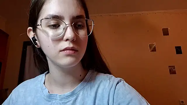 Snapshot of Katelemon chatting on May 2026 02:11:01 PM Katelemon online show from May 2026 02:11:01 PM