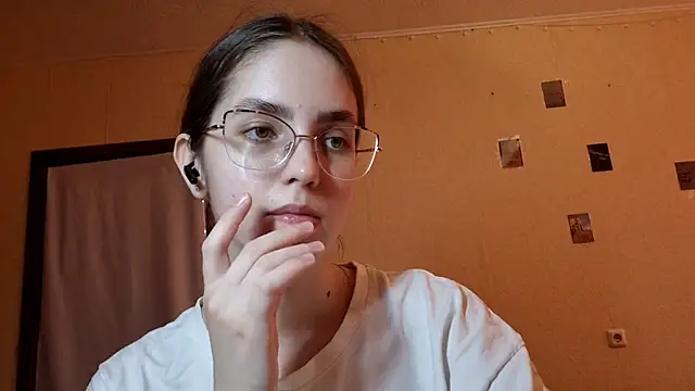 Snapshot of Katelemon chatting on May 2026 10:21:01 AM Katelemon online show from May 2026 10:21:01 AM