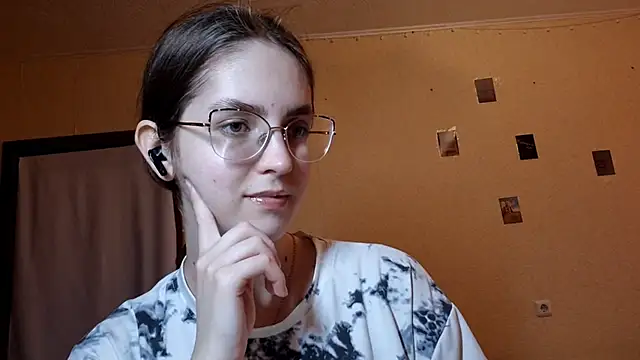 Snapshot of Katelemon chatting on May 2026 01:50:02 PM Katelemon online show from May 2026 01:50:02 PM
