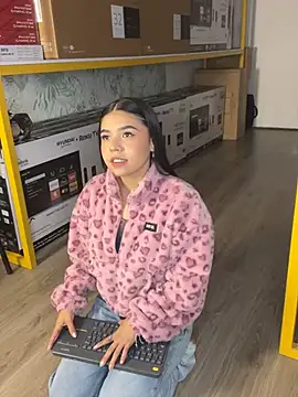 Ambarina  online show from April 2026 11:33:01 AM