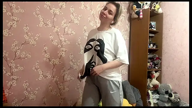 LiraDreamX online show from April 2026 08:02:02 AM