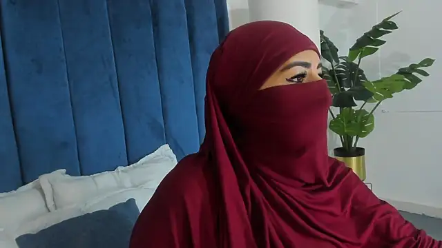 Snapshot of _jamiila chatting on February 2026 02:14:01 PM jamiila online show from February 2026 02:14:01 PM