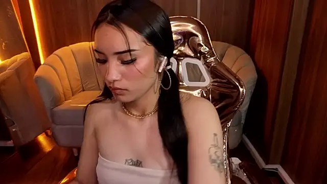 Daphne nicole b online show from March 2026 01:00:01 PM