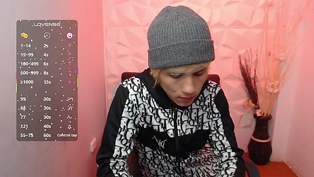 Snapshot of Stich_23 chatting on June 2026 05:10:01 AM Stich 23 online show from June 2026 05:10:01 AM