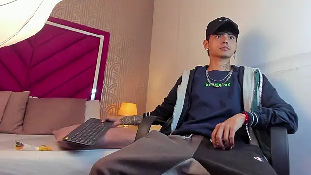 Dominic Foxx online show from February 2026 12:37:02 PM