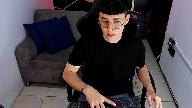 Snapshot of IanBlake_ chatting on March 2026 08:48:01 PM IanBlake online show from March 2026 08:48:01 PM