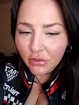 Kandi-kiss online show from April 2026 09:38:01 PM
