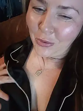 Kandi-kiss online show from August 2026 10:41:02 PM