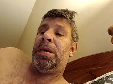 Snapshot of stud2512 chatting on April 2026 10:22:01 PM stud2512 online show from April 2026 10:22:01 PM