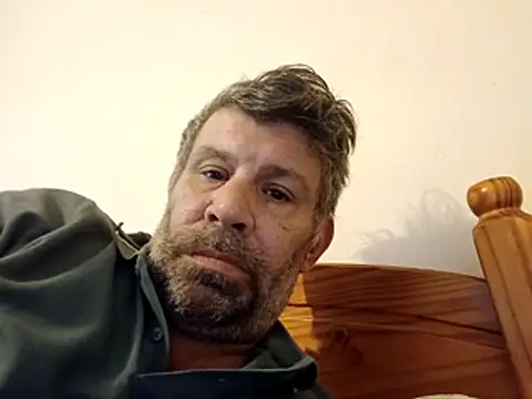 Snapshot of stud2512 chatting on April 2026 05:52:01 PM stud2512 online show from April 2026 05:52:01 PM