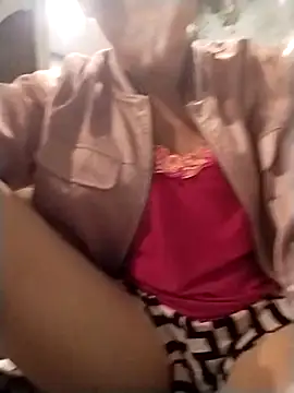 Snapshot of lris-Beauty77 chatting on February 2026 03:00:01 PM lris-Beauty77 online show from February 2026 03:00:01 PM