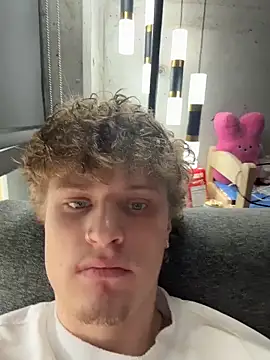 Snapshot of PAPITRVN chatting on March 2026 11:11:01 PM PAPITRVN online show from March 2026 11:11:01 PM