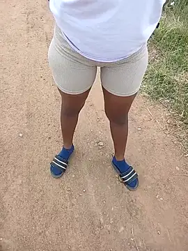 Snapshot of Dee-n-Dee_nyash chatting on February 2026 09:29:02 AM Dee-n-Dee nyash online show from February 2026 09:29:02 AM