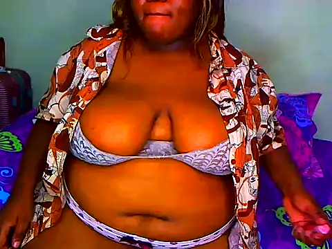 Snapshot of SweetChubbyQueen chatting on March 2026 10:56:02 PM SweetChubbyQueen online show from March 2026 10:56:02 PM