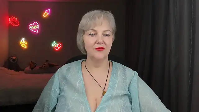 Mary-Leee online show from April 2026 09:13:01 PM