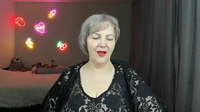 Mary-Leee online show from April 2026 06:03:02 AM