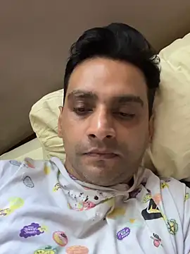 online4u08 online show from March 2026 05:17:02 PM