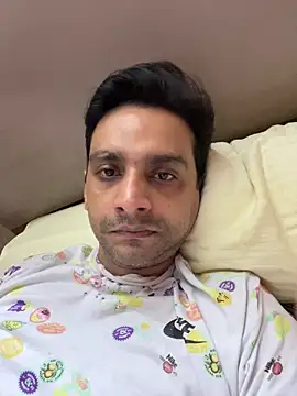 online4u08 online show from April 2026 04:37:01 PM