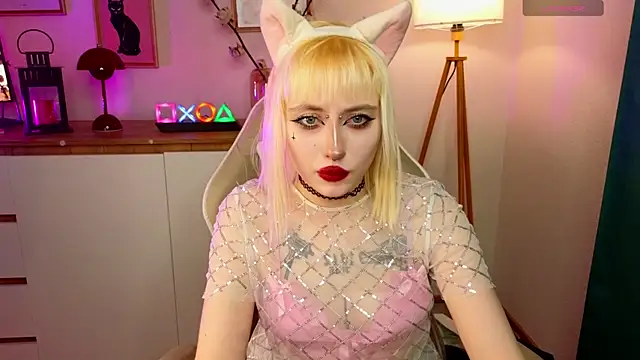 rraffaellka online show from April 2026 10:04:02 PM