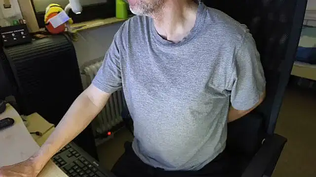 loenne1 online show from February 2026 10:33:01 PM