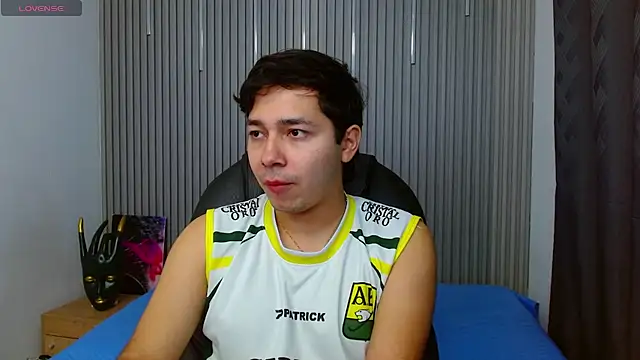 Julian Smith21 online show from April 2026 04:46:01 AM