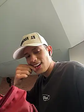 Snapshot of HarryGaze chatting on February 2026 01:10:01 PM HarryGaze online show from February 2026 01:10:01 PM