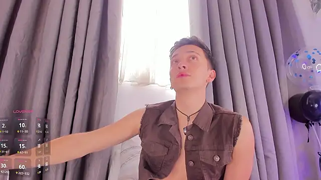 Snapshot of Thiago_Jones1 chatting on March 2026 02:35:02 PM Thiago Jones1 online show from March 2026 02:35:02 PM