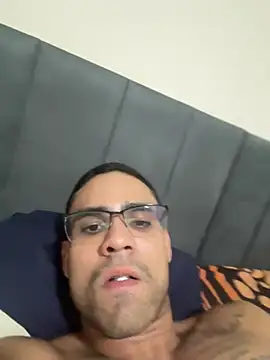 Snapshot of machoputo chatting on February 2026 02:00:01 AM machoputo online show from February 2026 02:00:01 AM
