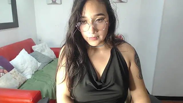 Aura cute  online show from April 2026 08:28:02 PM