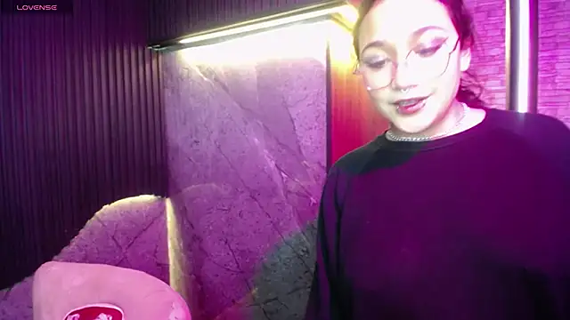 Aura cute  online show from April 2026 03:39:01 AM